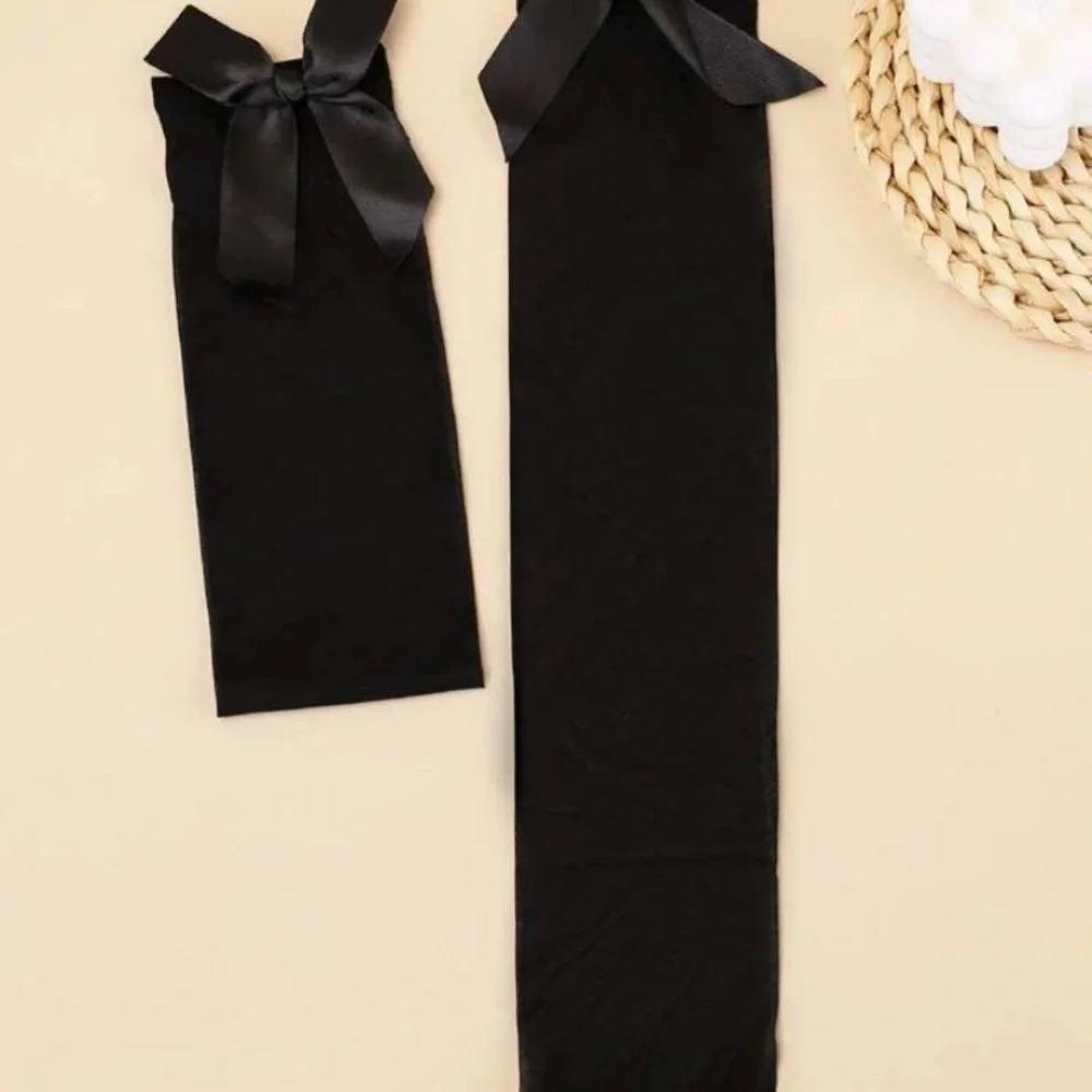 Bow decor over the‎ calf socks